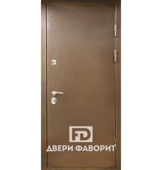 Одностворчатая недорогая дверь в квартиру с раздельной ручкой