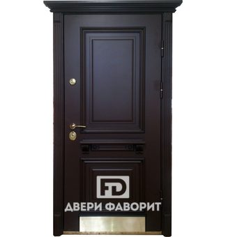 Дверь с отбойником, отделка массив дерева