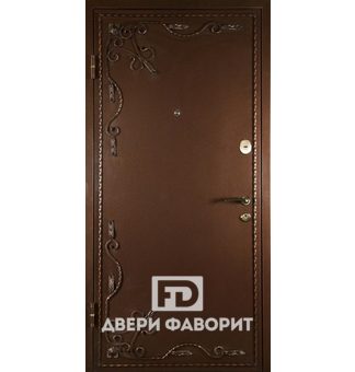 металлическая дверь с ковкой окрашена цинкогрунтом коричневого цвета