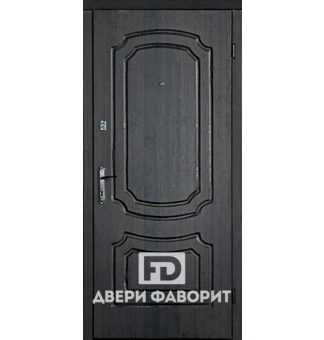 Входная дверь с филенчатым МДФ