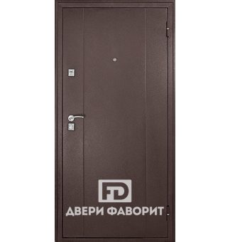 дверь металлическая уличная окрашена цинкогрунтом